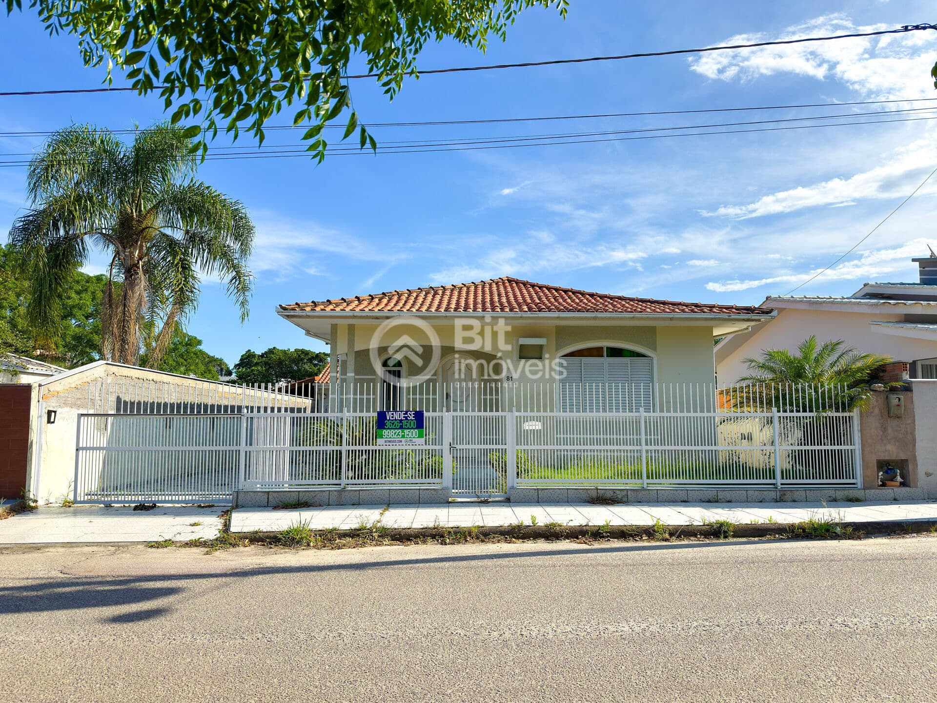 CASA PADRÃO BAIRRO VILA FLOR