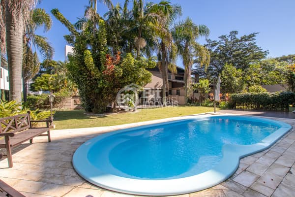 Casa Duplex com terreno de 1.584,50m²