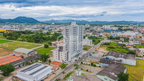 APARTAMENTO DE 02 DORMITÓRIOS COM SUÍTE
