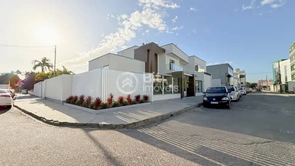 CASA ALTO PADRÃO COM PISCINA AQUECIDA