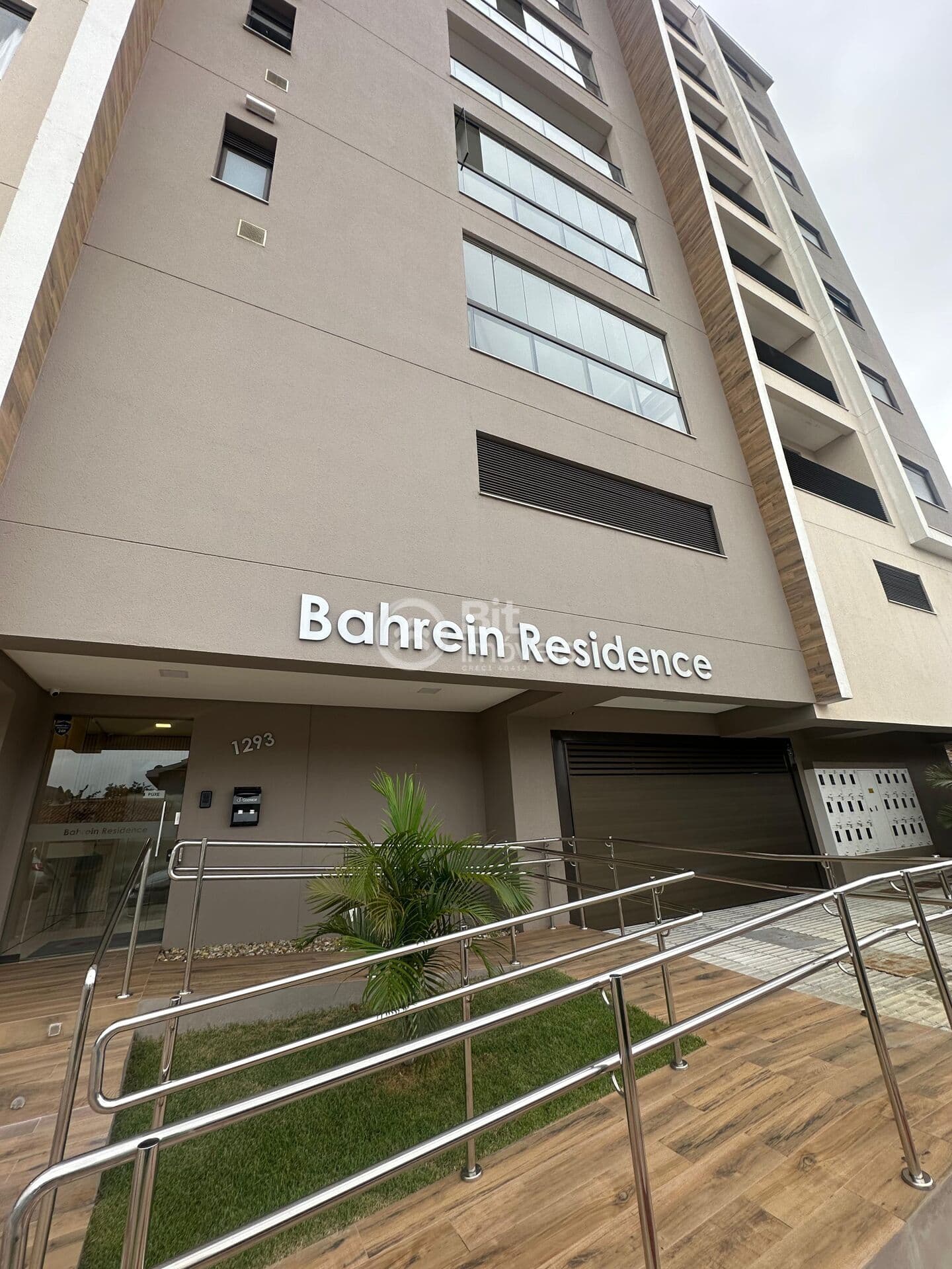 APARTAMENTO COM DOIS DORMITÓRIOS, SENDO UMA SUÍTE