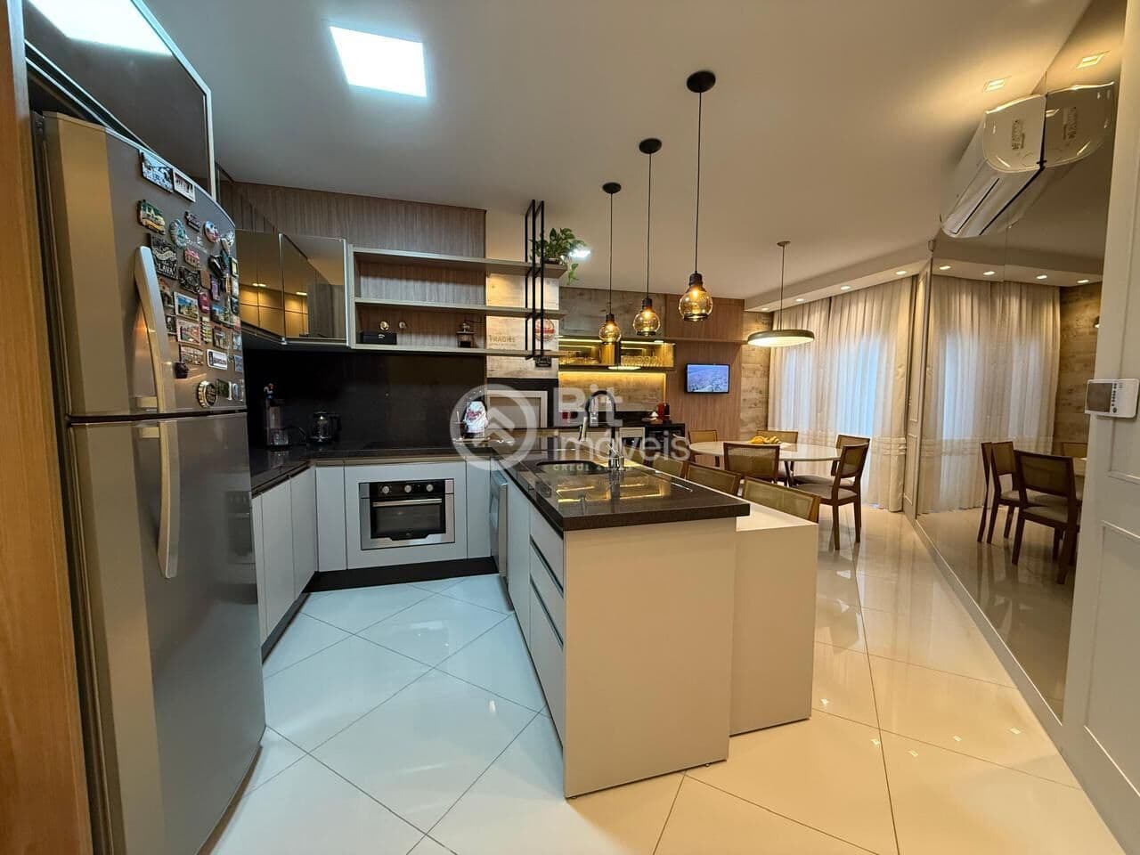 CASA MOBILIADA COM 3 QUARTOS SENDO 2 SUÍTES