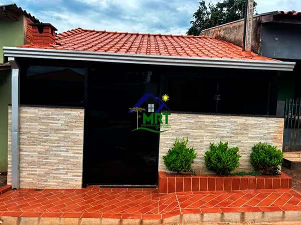 Casa em Bandeirantes - Vila Carola