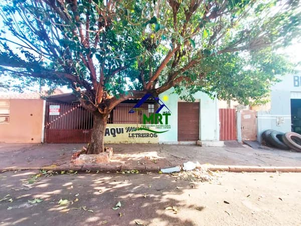 Casa em Bandeirantes - IBC