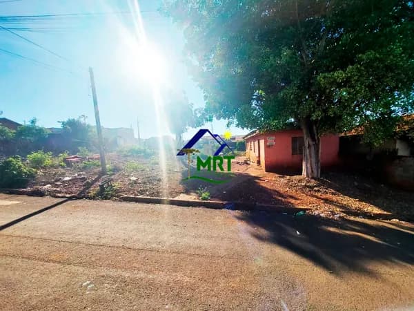 Lote/Terreno em Santa Mariana - Centro