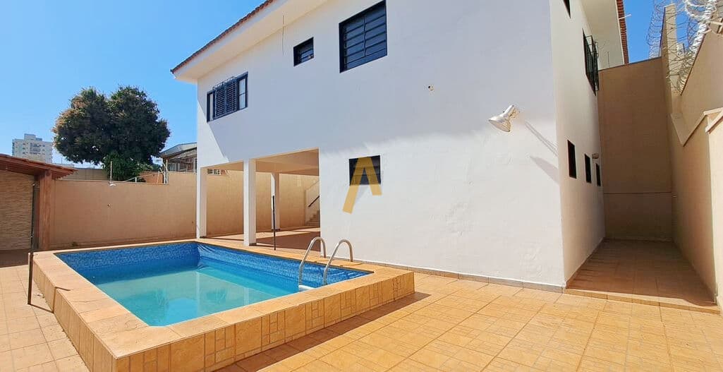 Sobrado em Ribeirão Preto - Jardim Sumaré