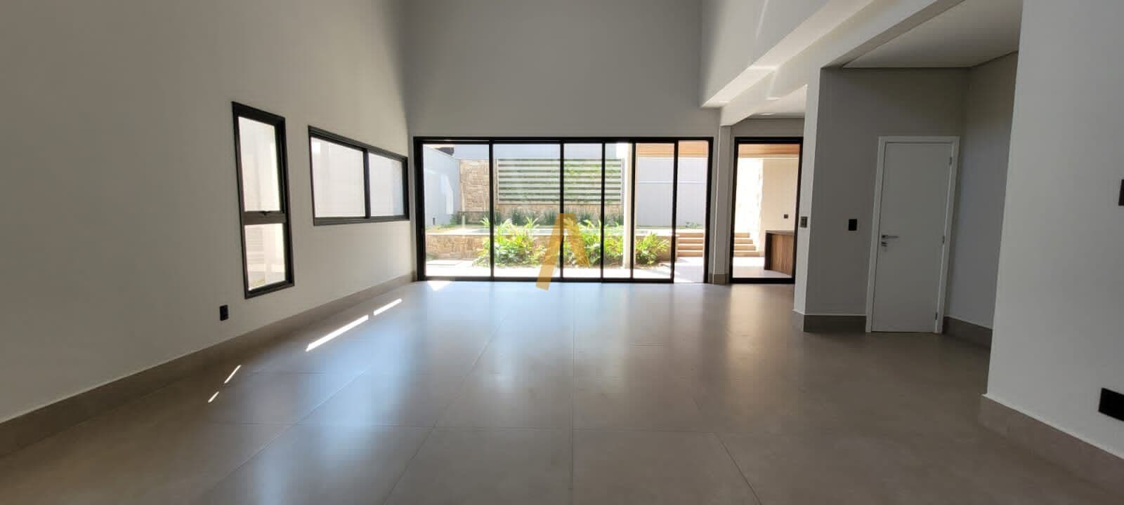 Casa em Ribeirão Preto - Residencial e Empresarial Alphaville