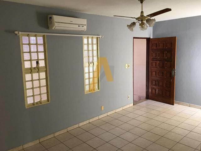 Casa em Ribeirão Preto - Jardim Roberto Benedetti