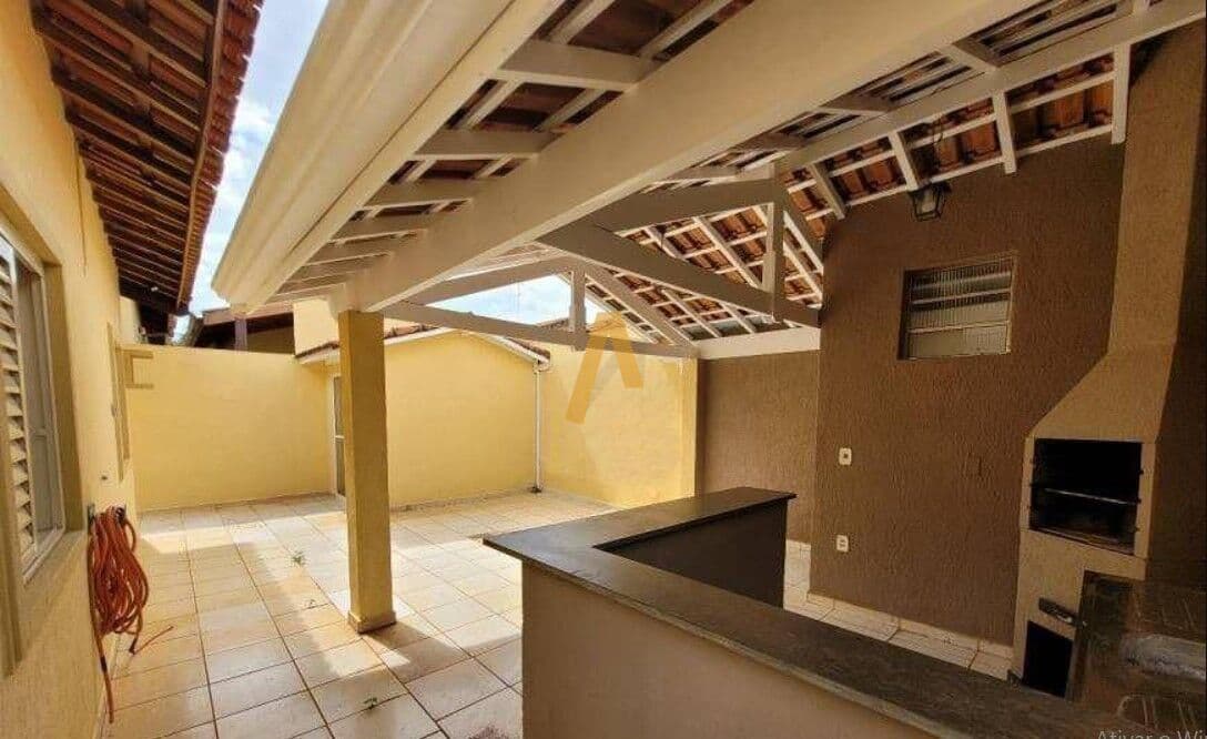 Casa em Ribeirão Preto - Vila Tibério