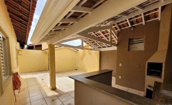 Casa em Ribeirão Preto - Vila Tibério
