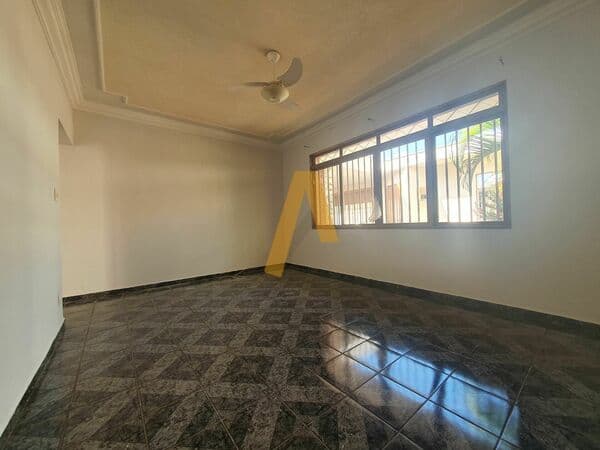 Casa em Ribeirão Preto - Vila Tibério