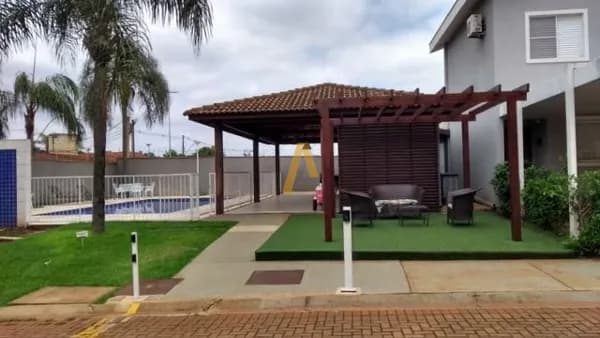 Sobrado em Ribeirão Preto - Parque São Sebastião