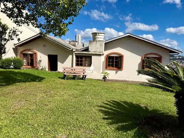 Casa em Caxias do Sul - Universitário