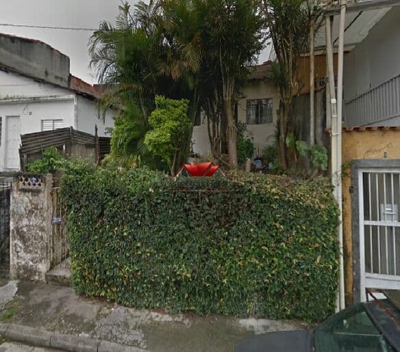 Terreno com casa construída !