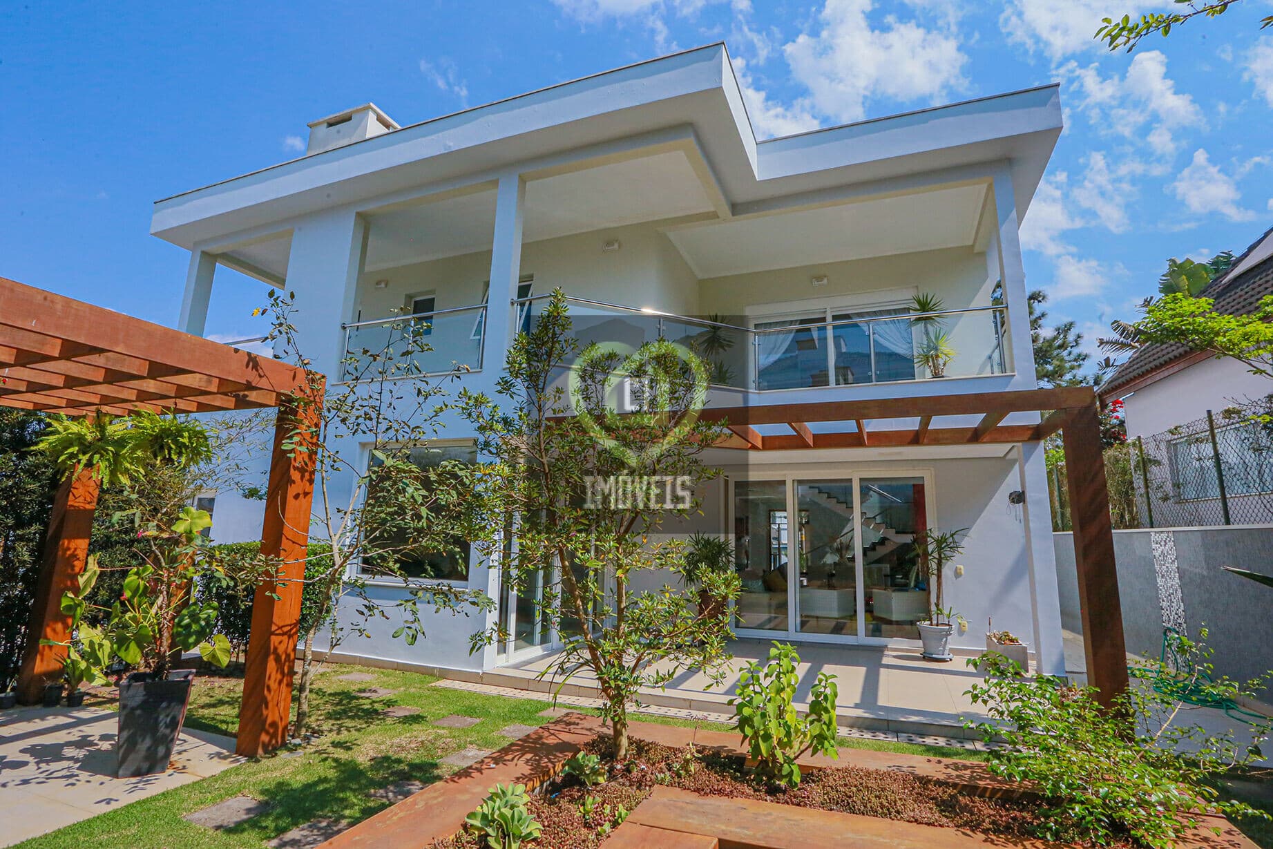 Casa de Condomínio em Barueri - Residencial Morada dos Lagos