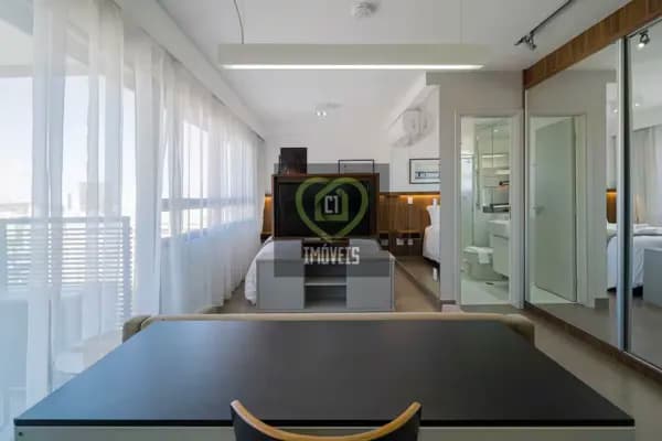 Studio - 35 m2 com uma vaga de garagem na Vila Madalena.
