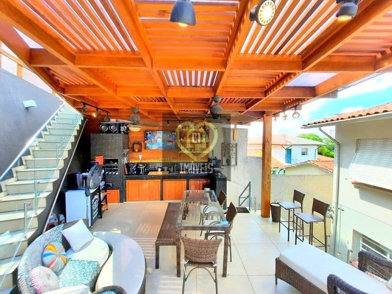 Casa Sobrado comercial/residencial com bar particular para happy hour.