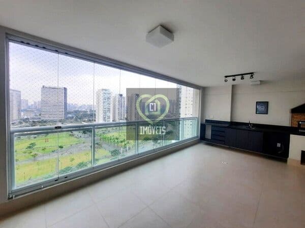 Apartamento de Alto Padrão, Andar Alto com Vista para o Parque