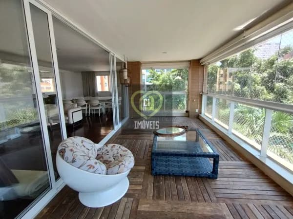 Apartamento Alto Padrão, 4 suítes, 5 vagas + depósito, Construtora Paulo Mauro