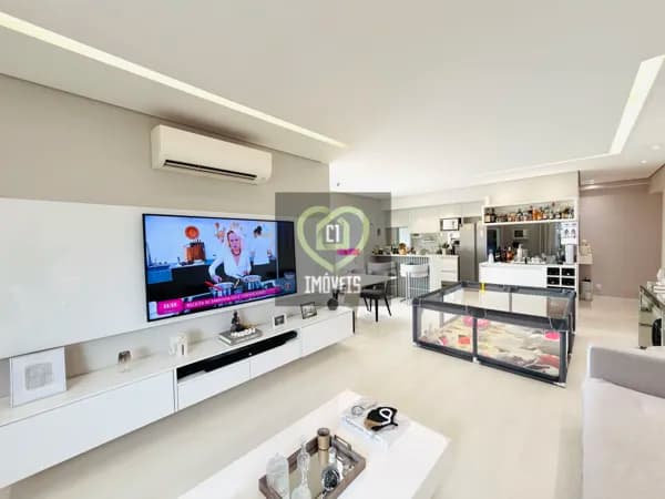 Apartamento à Venda na Barra Funda, 100 metros, 2 quartos sendo 2 suítes, 3 banheiros, sala ampliada, varanda com churrasqueira e 2 vagas de garagem.