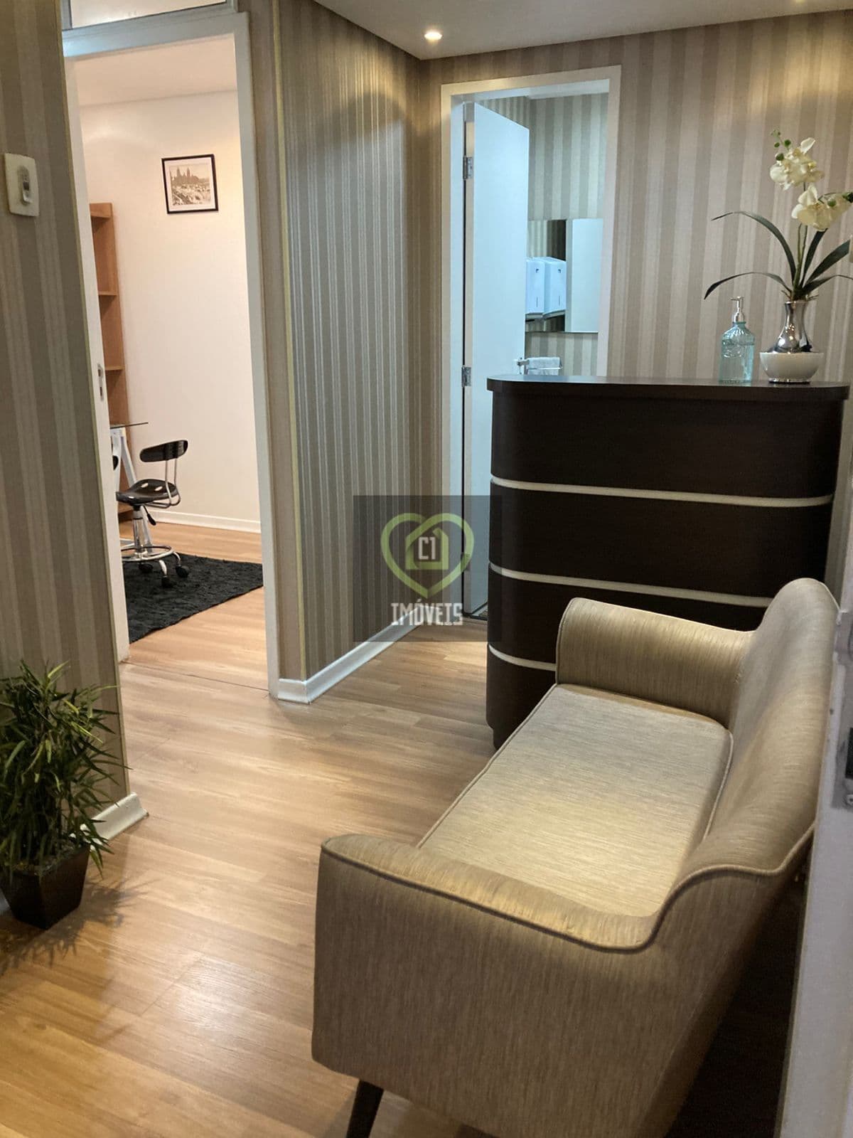 Sala 42 m2 - 4 salas comerciais/escritórios- vaga de garagem - Barra Funda- SP