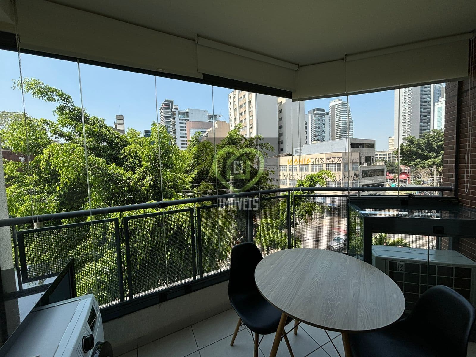 Apartamento Venda- 01 suite - 01 vaga- Varanda Fechada- Pinheiros