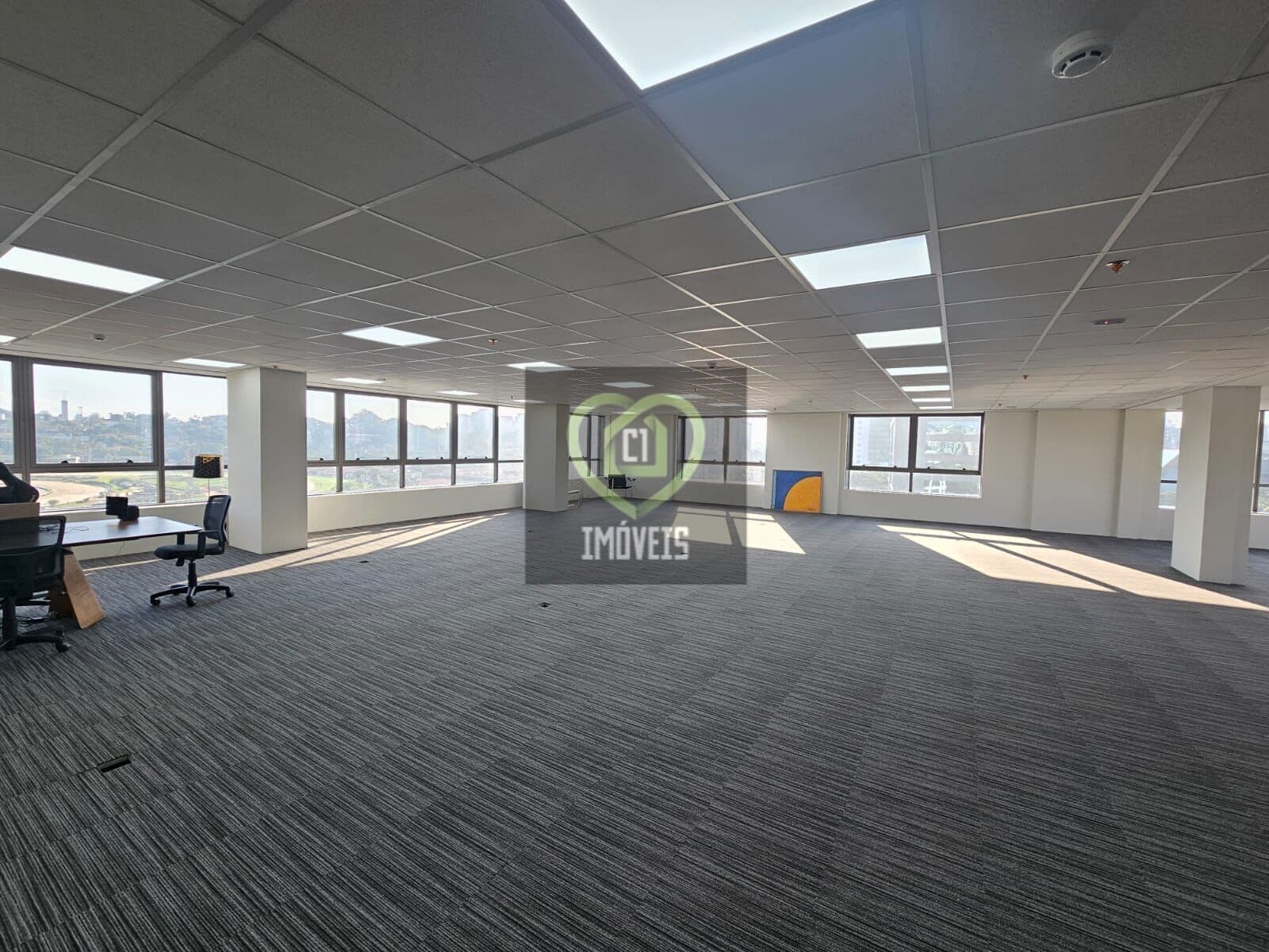 Prédio Comercial para Locação – Andares Corporativos de 1º ao 10º Pavimento- 350 m² .