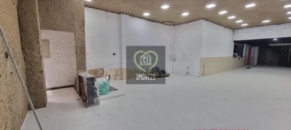 Loja Comercial/ 100m² distribuídos em dois pavimentos.