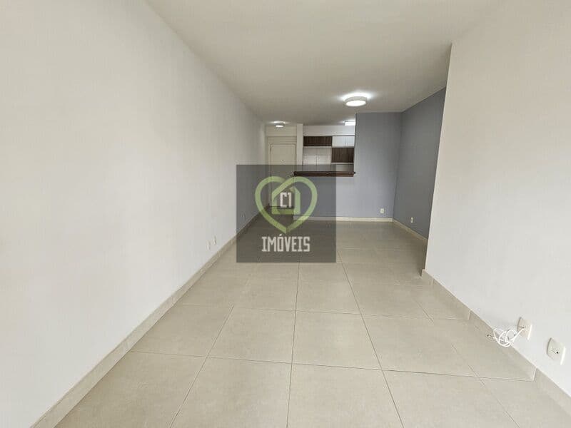 Apartamento pra venda próximo ao metro Tatuapé com 3 dorms, sendo 1 suité, 2 vagas e varanda com churrasqueira