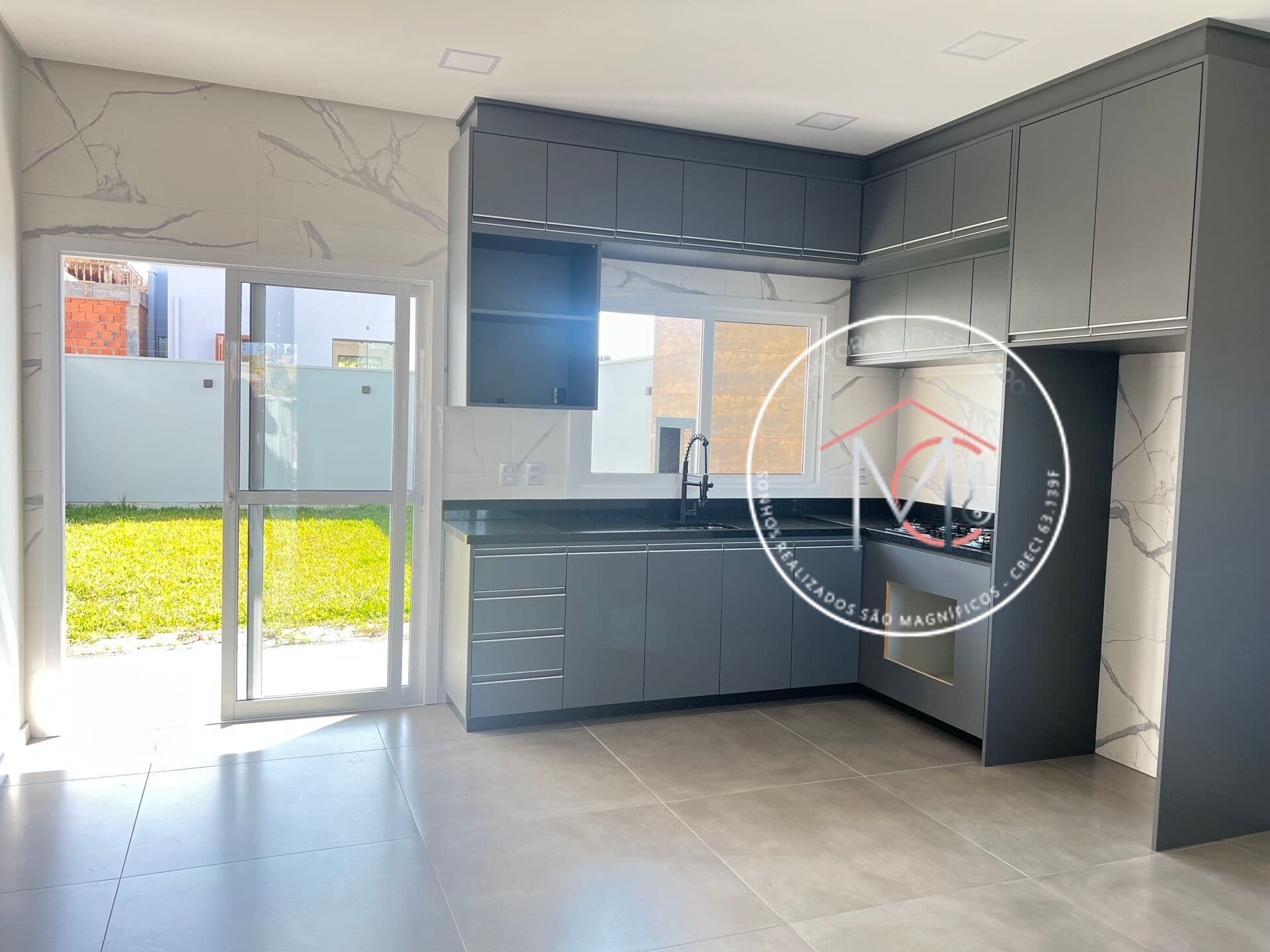 Sobrado semi-mobiliado