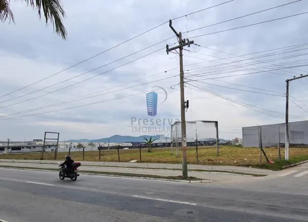 Terreno em localização estratégica no bairro São Vicente