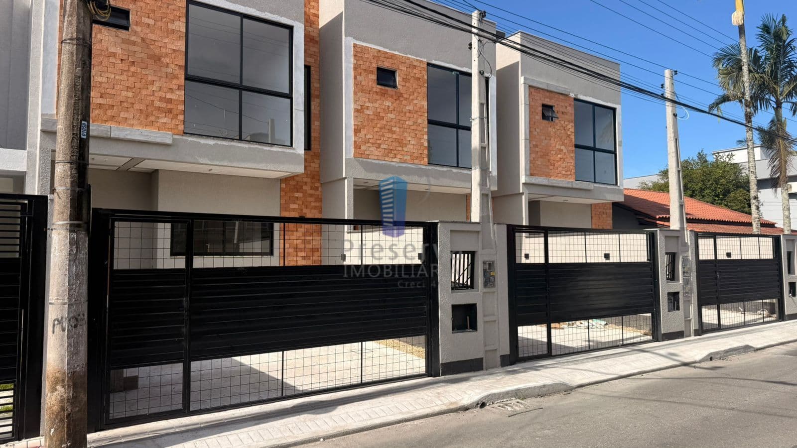 Sobrado Geminado com 102 m² no bairro São João
