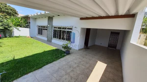 Ampla casa de 4 quartos no bairro Dom Bosco, bem na divisa com o bairro Ressacada