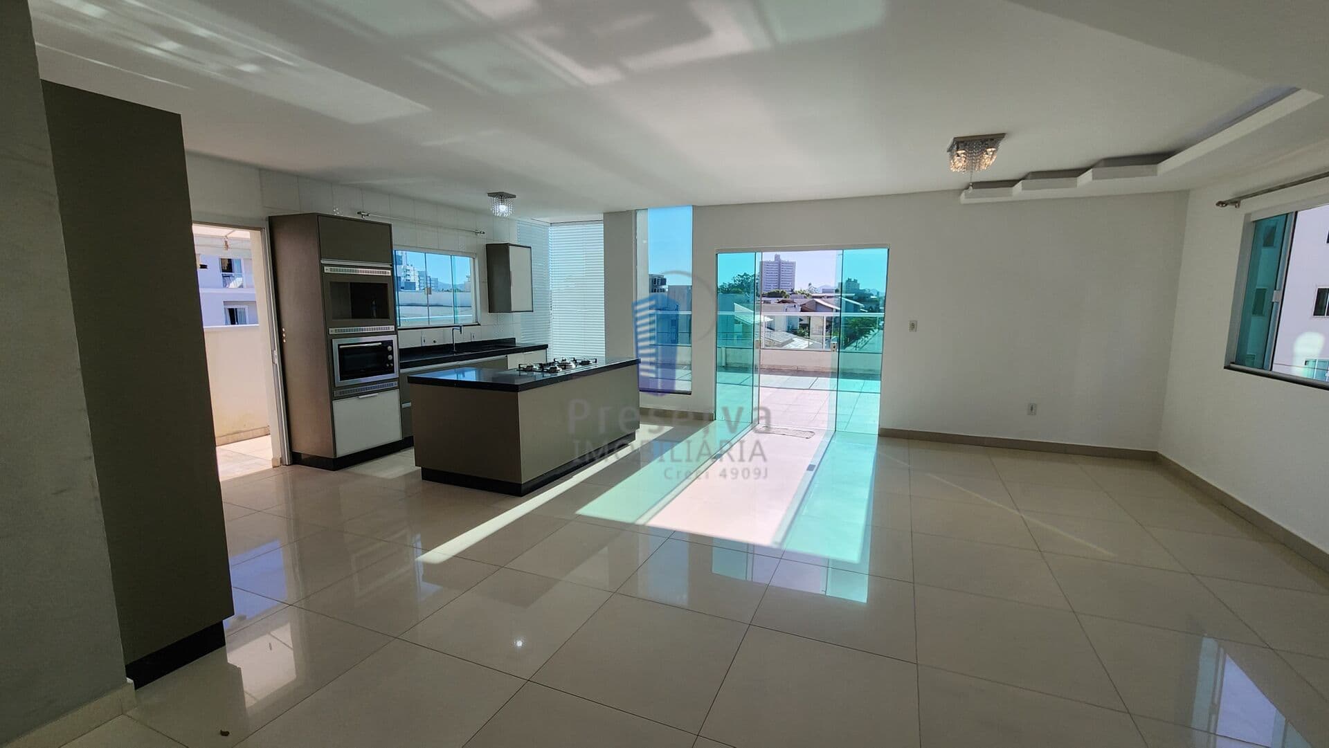 Prédio Versátil de 550m²: Comércio e Residência em Um Só Imóvel!