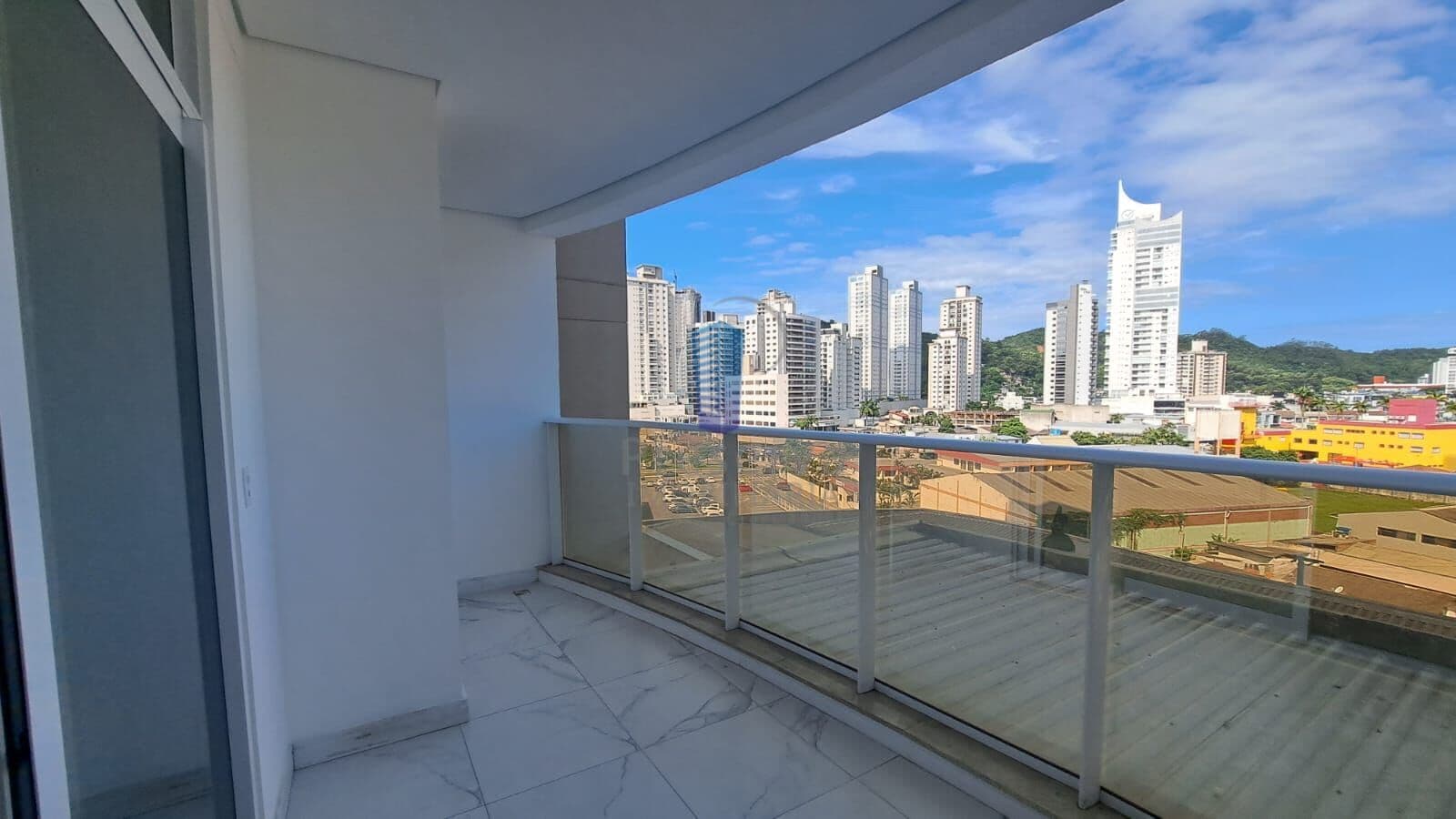 Apartamento com 2 suítes no bairro Fazenda - Abaixo do preço de mercado