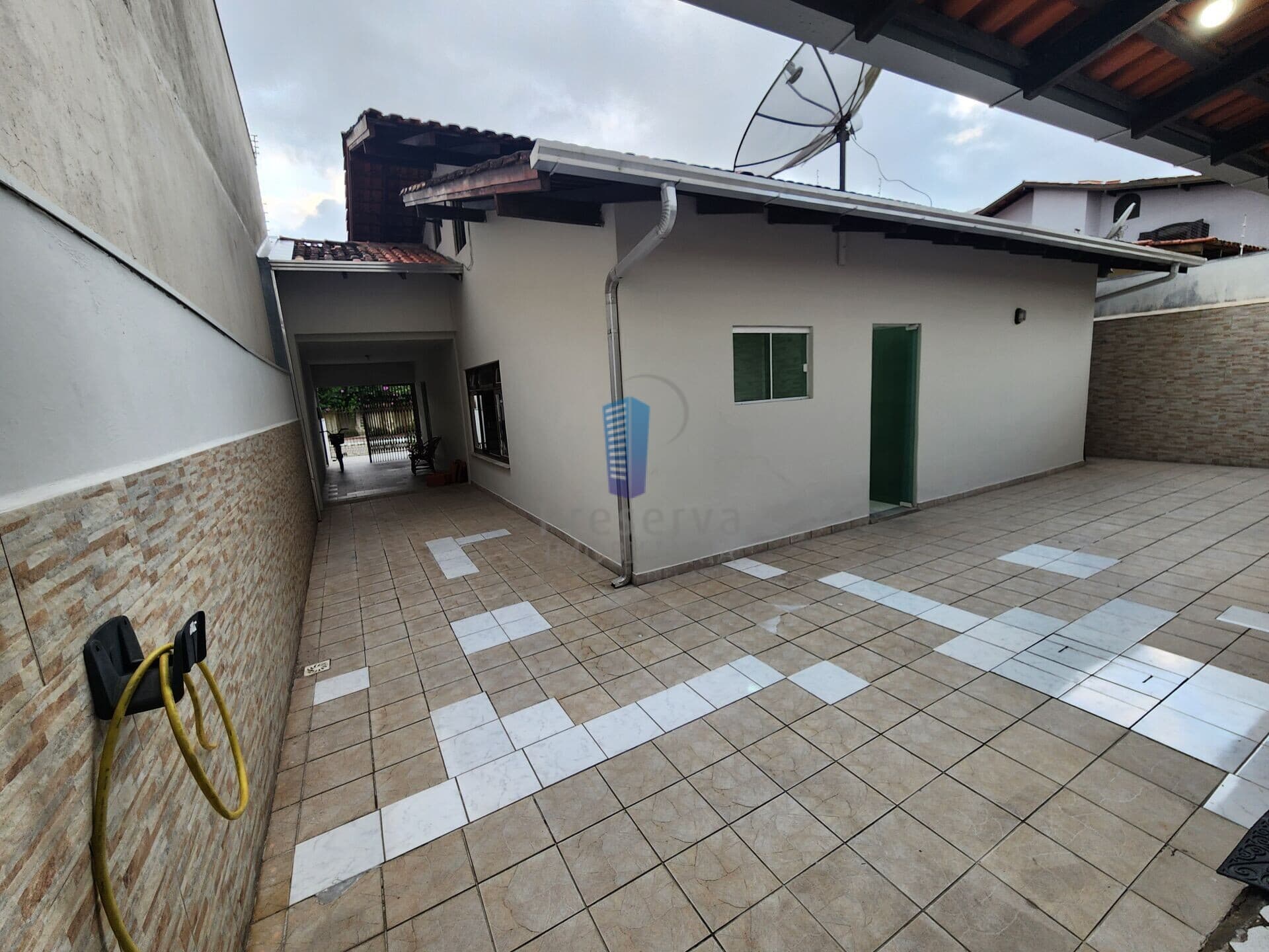 Casa com 4 quartos, churrasqueira e bastante espaço para carros no Dom Bosco - Itajaí - SC