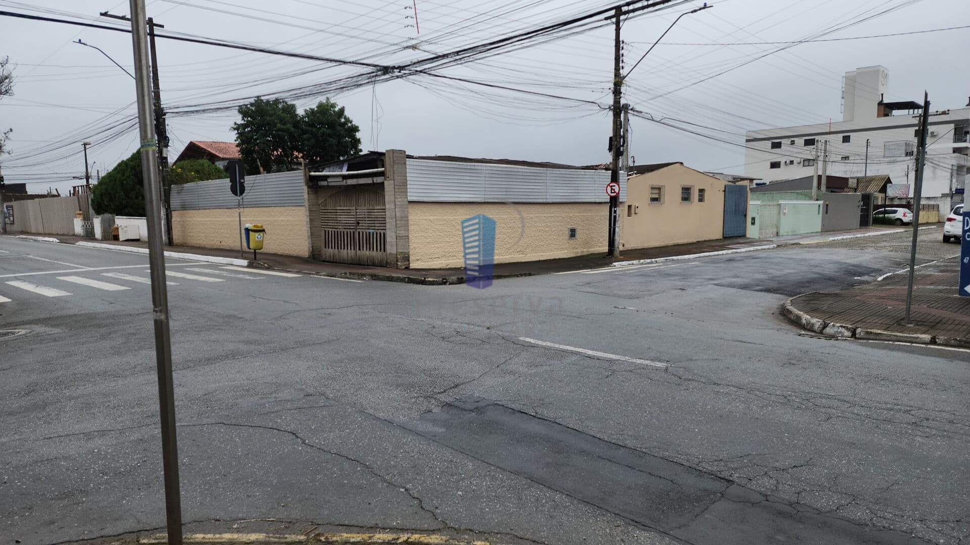 Terreno de esquina em local privilegiado no bairro São Vicente