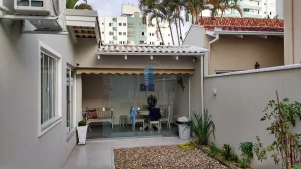 Excelente Casa com 339 m² no Bairro Fazenda
