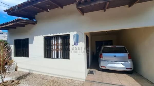 Excelente casa averbada com 2 dormitórios