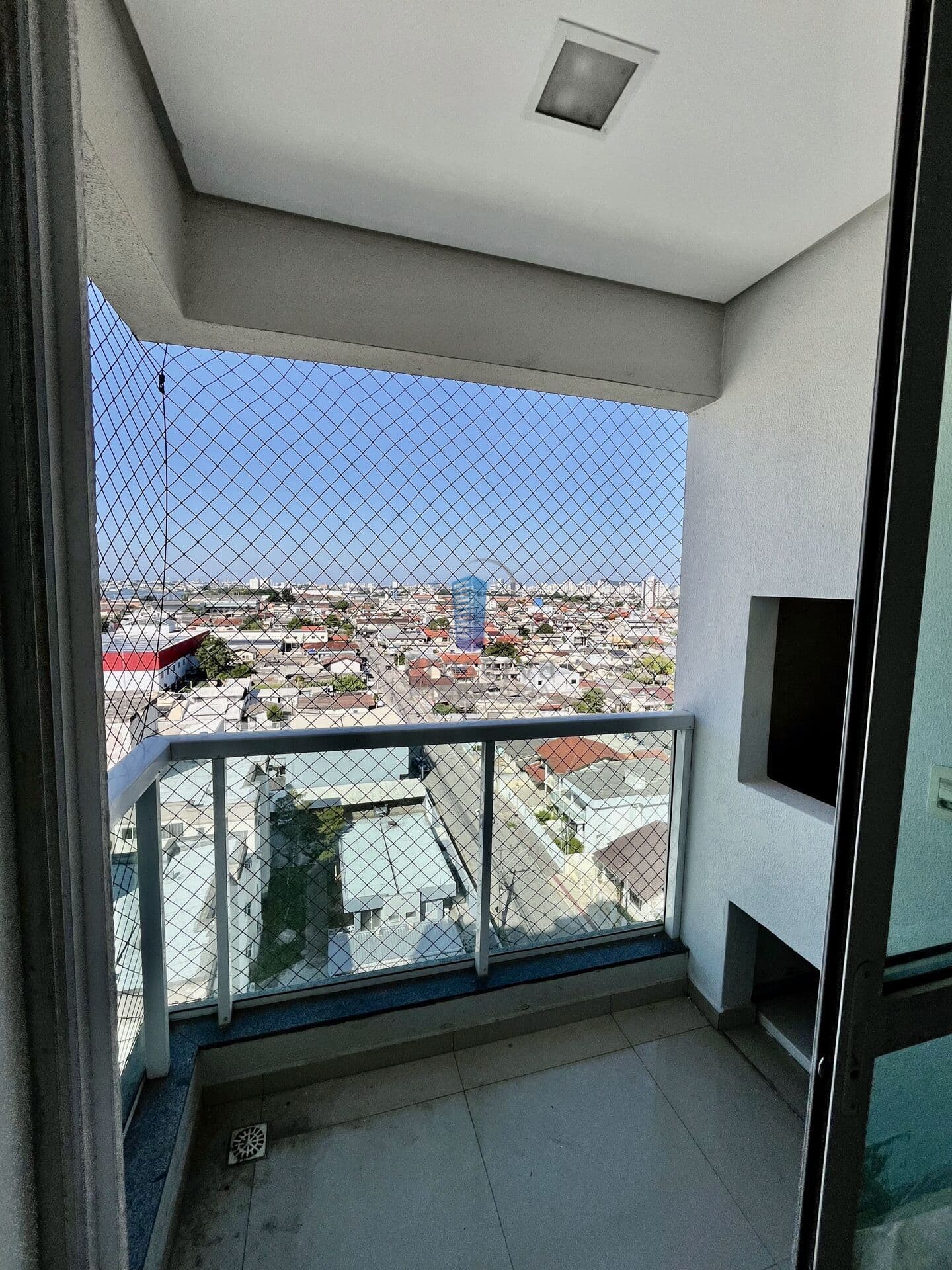 Apartamento com linda vista para o rio na parte alta do bairro Cordeiros, Itajaí/SC
