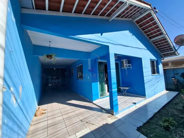 CASA COM POTENCIAL DE RENDA PARA VENDA!