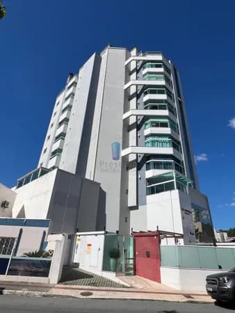 Apartamento com 1 suíte e sacada em ótima localização