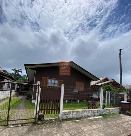 Casa Chalé em Leodoro de Azevedo, Canela/RS