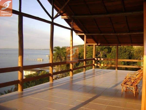 Sítio para Venda em Ponta da Laranjeira Pescaria brava-SC