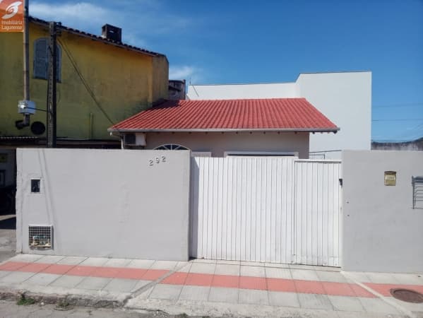 Casa Alvenaria para Venda em Progresso Laguna-SC