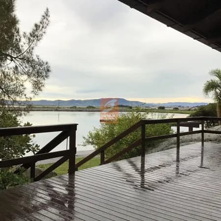 Casa Alto Padrão em Passagem da Barra, Laguna/SC