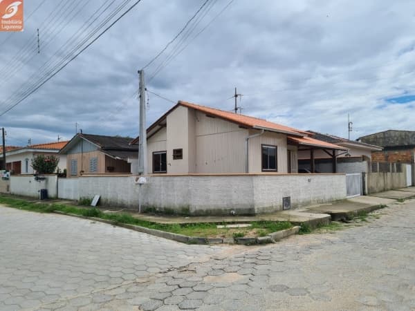 Casa Pré-moldada para Venda em Portinho Laguna-SC