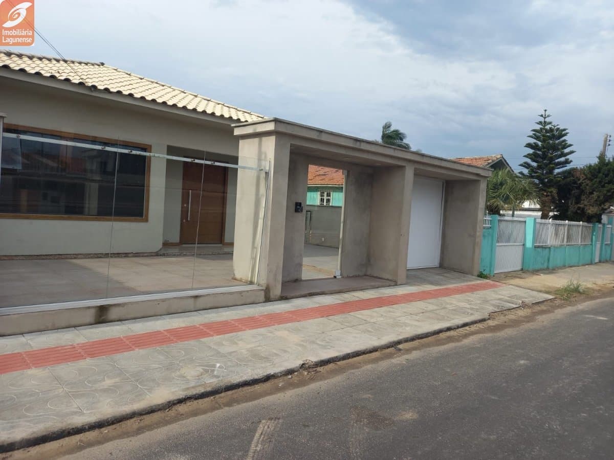 Casa Alvenaria para Venda em Progresso Laguna-SC