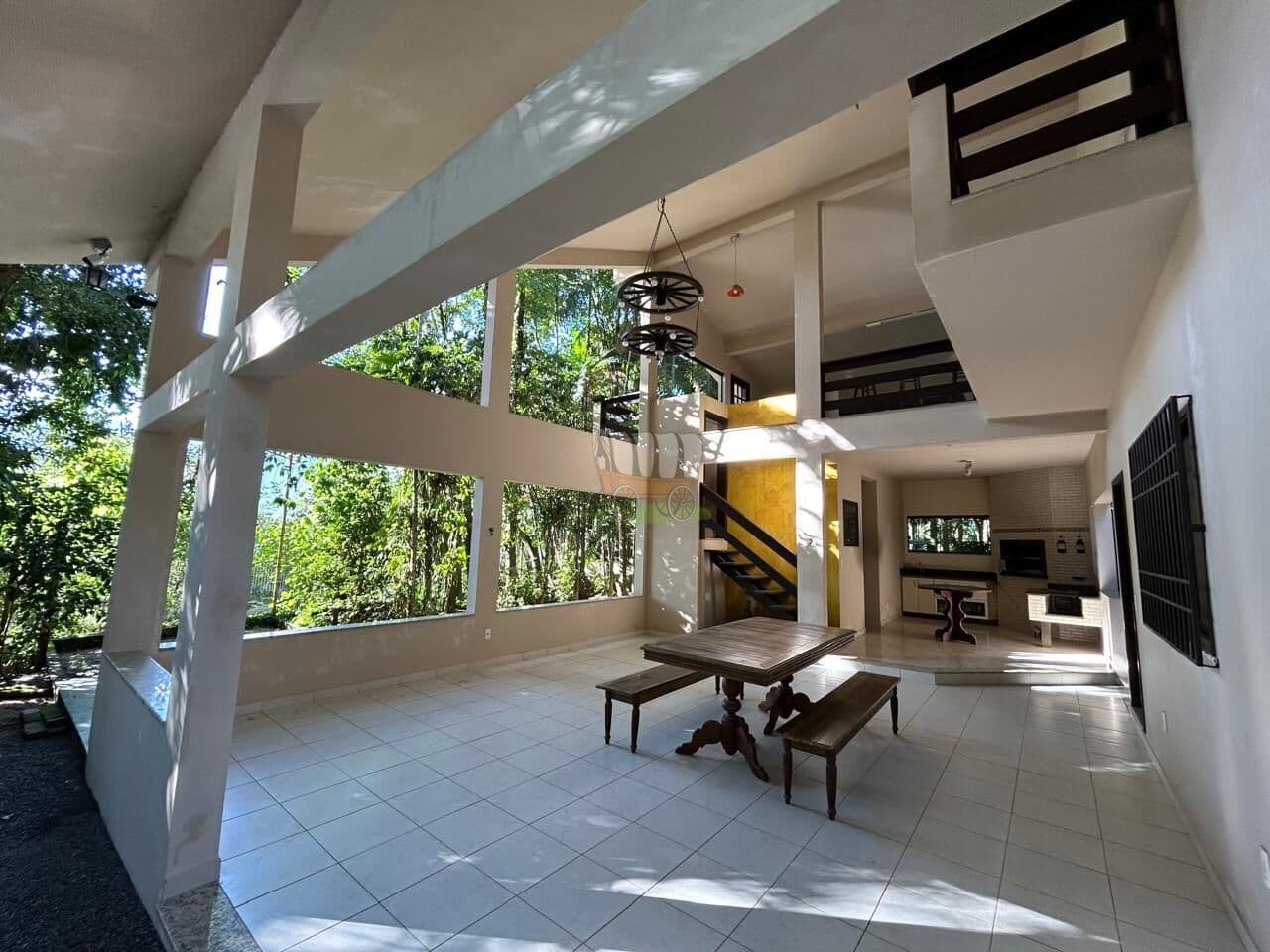 RECANTO ENCANTADOR COM CASA ACONCHEGANTE E RIO NOS FUNDOS