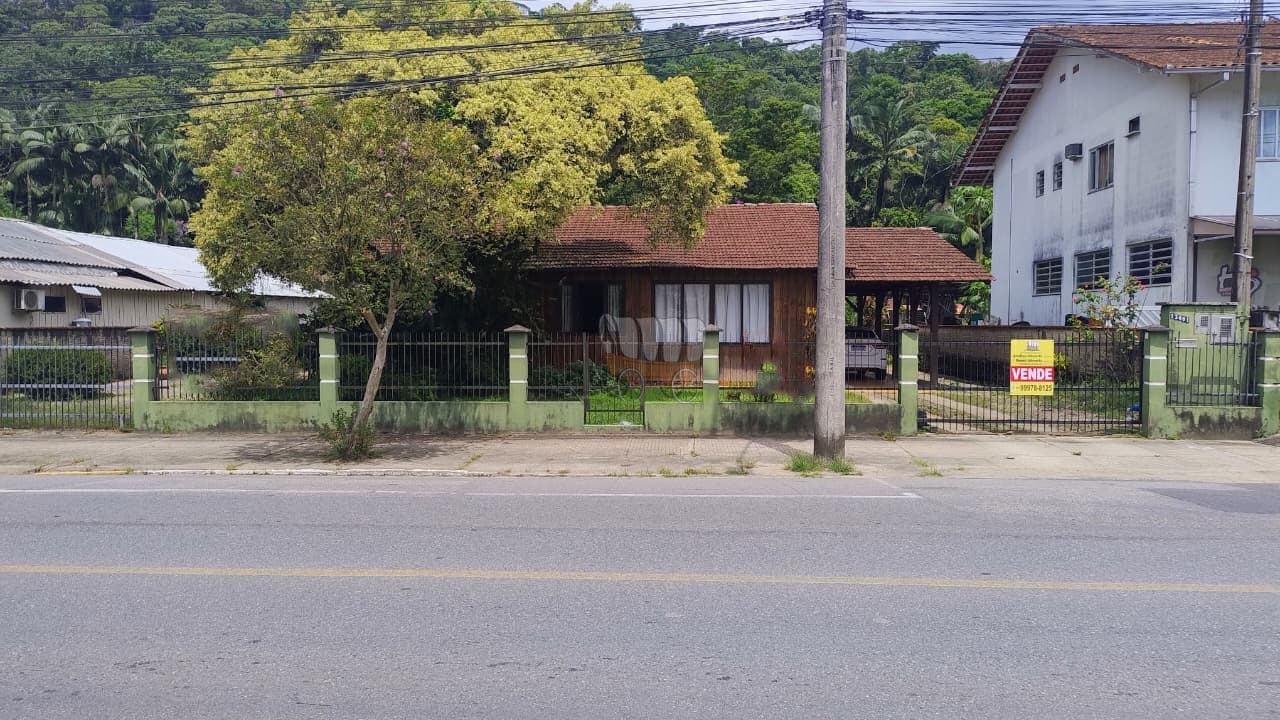 Pirabeiraba - Terreno Comercial na área central